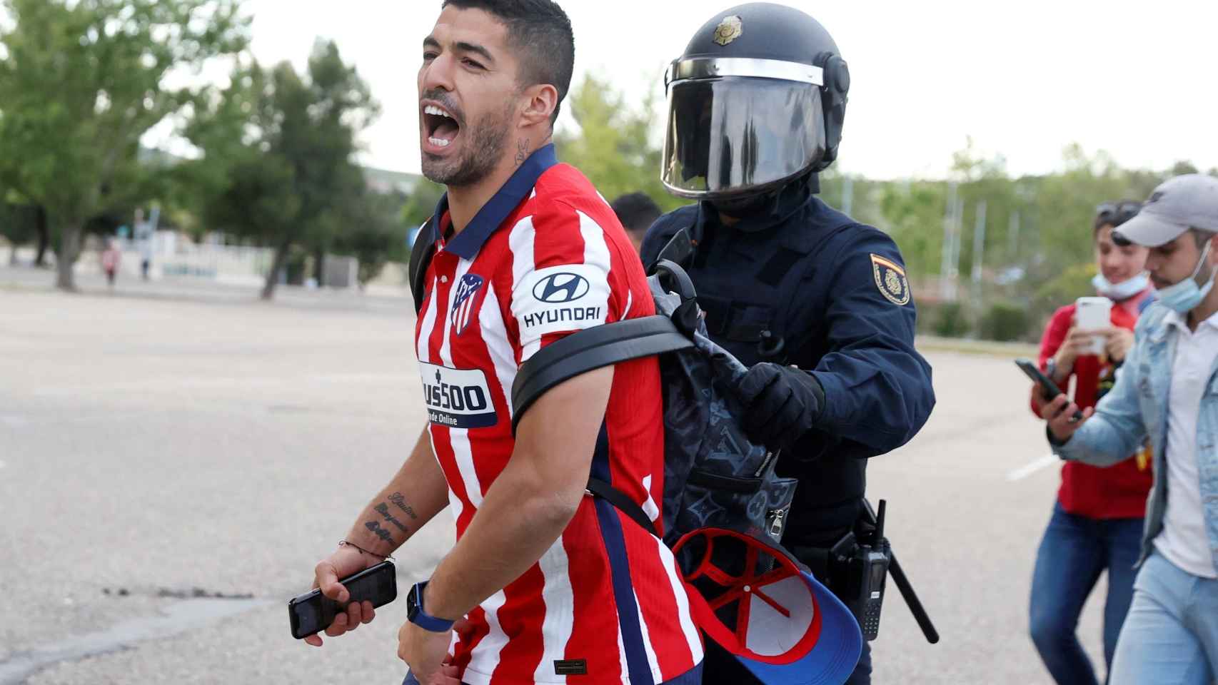 Luis Suárez celebrando el título de Liga / EFE