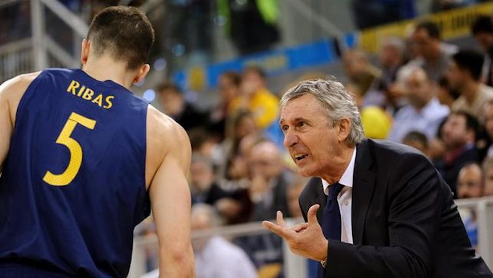 Una foto de Pesic dando instrucciones a Ribas durante un partido del Barça Lassa / EFE