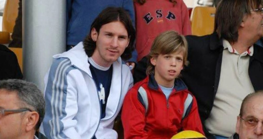 La famosa foto de Lionel Messi y Dani Olmo / The Players Tribune