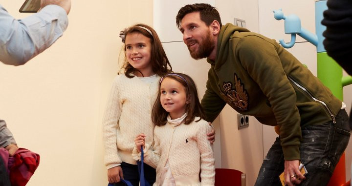 Messi, en el Hospital de Barcelona / EFE