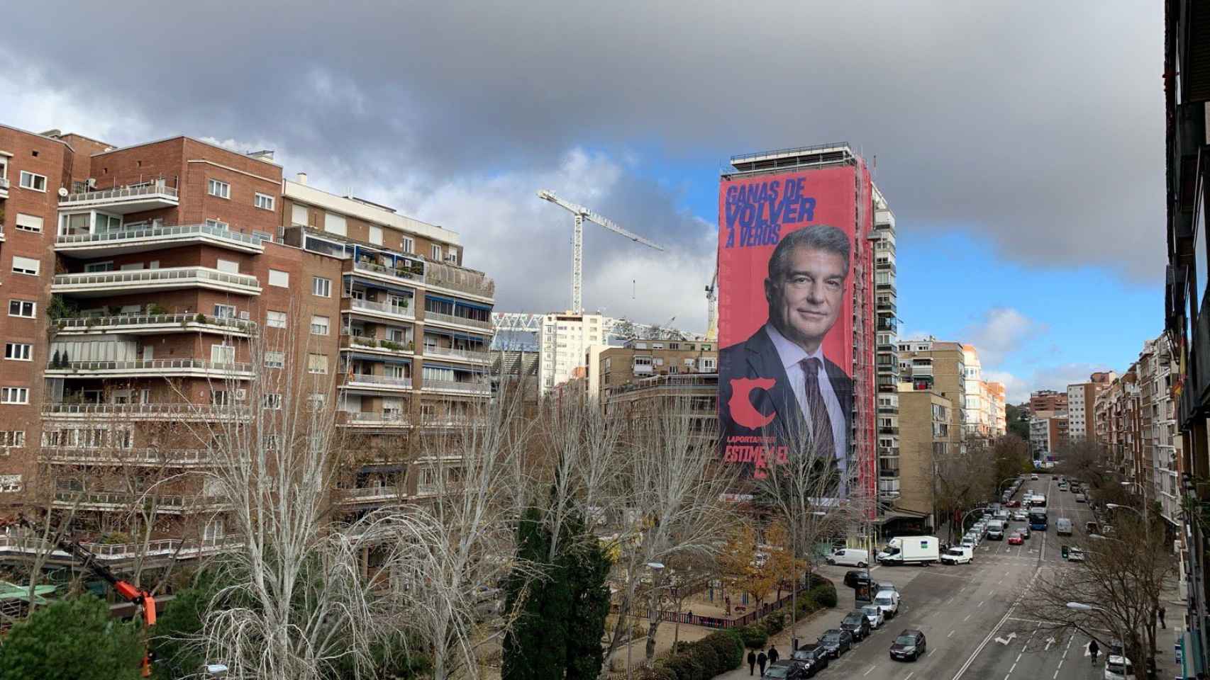 Imagen de la pancarta de Laporta en el Santiago Bernabéu / Joan Laporta