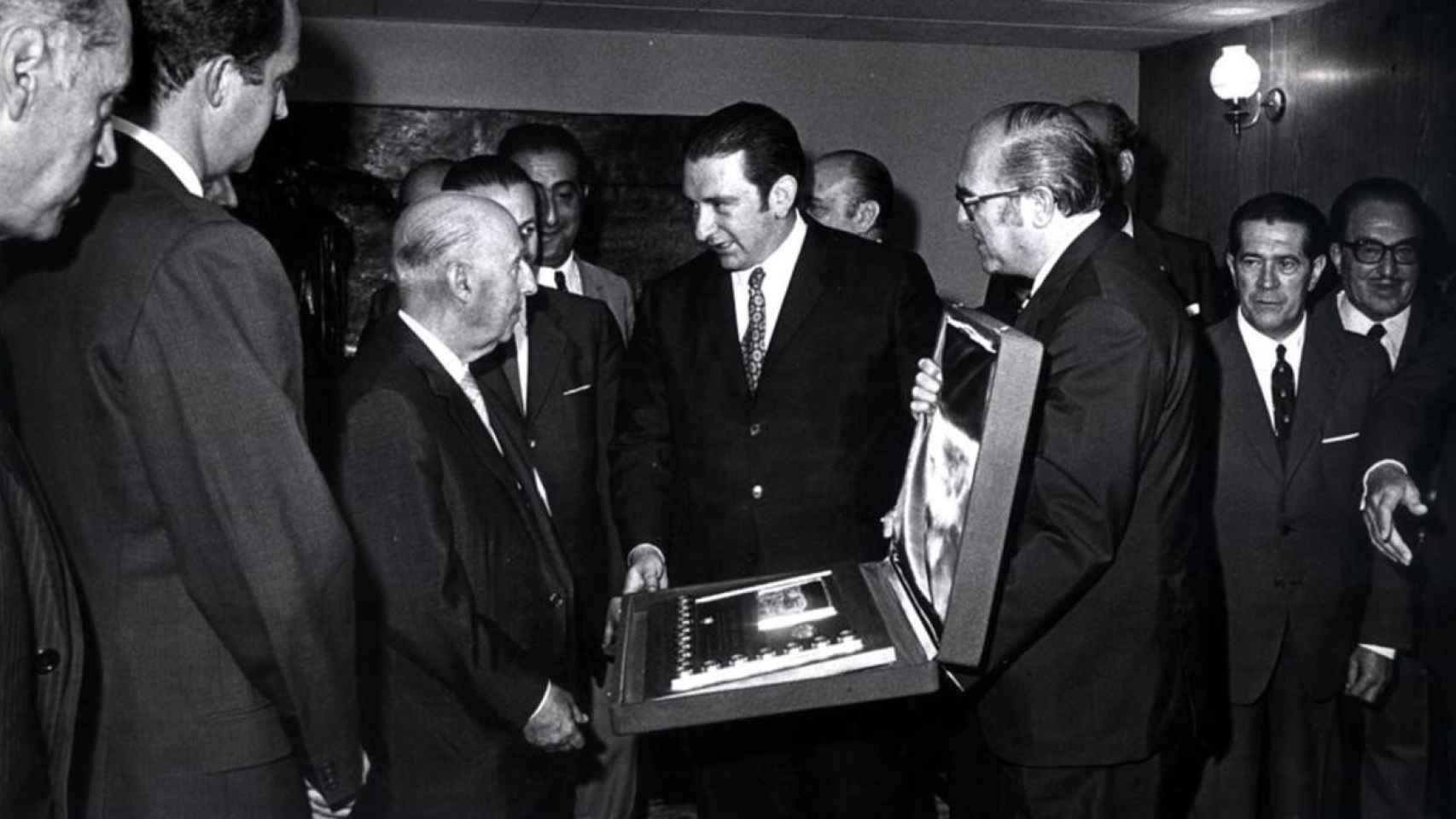 Encuentro entre Francisco Franco y Agustí Montal, presidente del FC Barcelona / SIN AUTOR