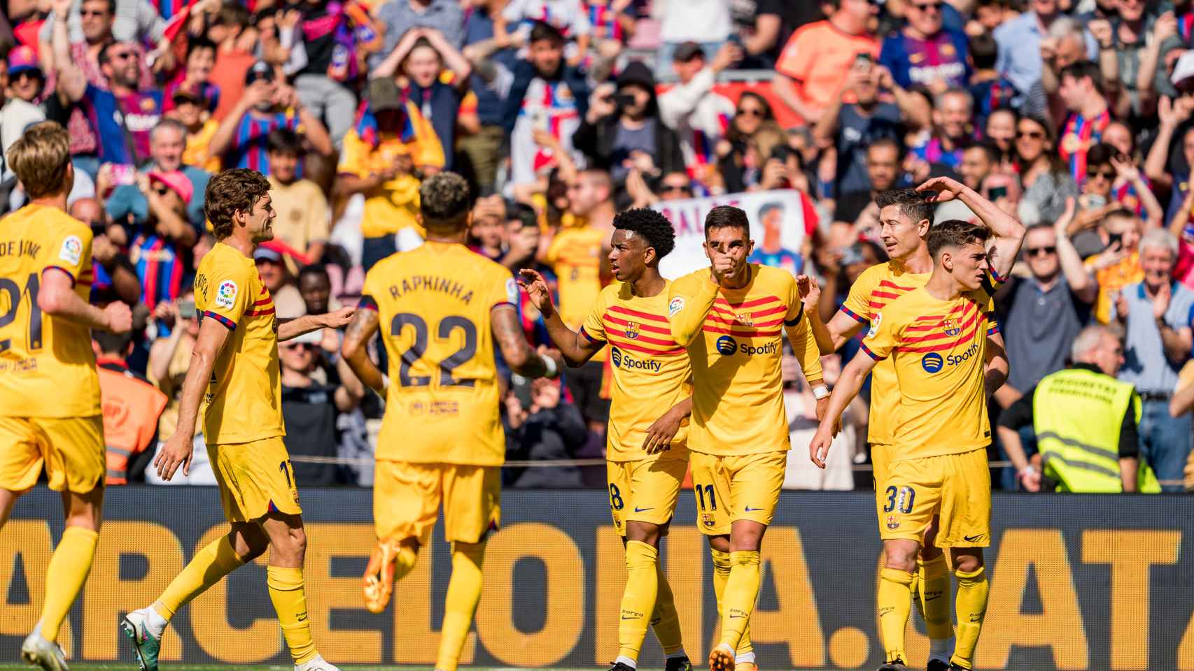 El Barça celebra el gol de Ferran Torres contra el Atlético / FCB