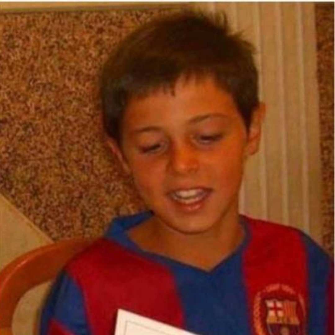 Bernardo Silva cuando era un niño, vistiendo la camiseta del FC Barcelona / Redes