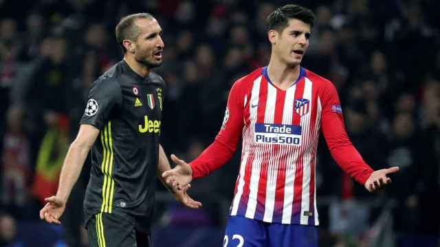 Álvaro Morata se queja durante el partido contra la Juventus / EFE