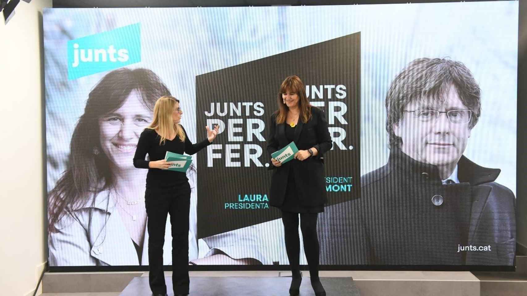 La directora de la campaña de JxCat, Elsa Artadi y la candidata a las elecciones, Laura Borràs / EP