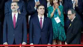 El Rey Felipe VI junto al presidente del Gobierno Pedro Sánchez (c), y el presidente de la Generalitat Quim Torra (d), durante la inauguración de los XVIII Juegos Mediterráneos / EFE