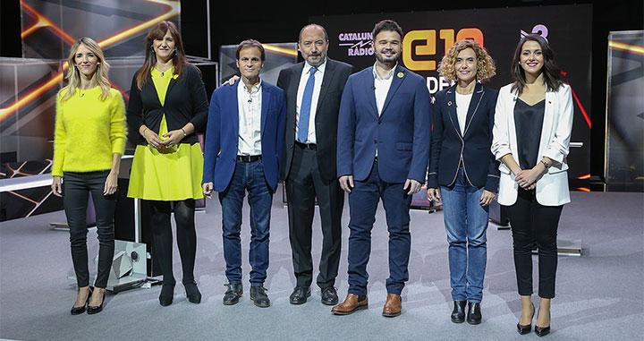 Cayetana Álvarez de Toledo (PP), Laura Borràs (JxCat), Jaume Asens (ECP), Vicent Sanchis (TV3), Gabriel Rufián (ERC), Meritxell Batet (PSC) e Inés Arrimadas (Cs), antes del debate de TV3 para el 28A / TV3