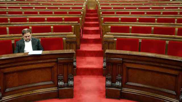 Oriol Junqueras, vicepresidente del Govern, momentos antes de una sesión plenaria en el Parlament / EFE