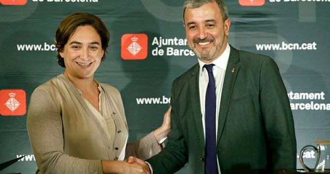 Ada Colau, alcaldesa de Barcelona, y Jaume Collboni, líder del PSC en el Ayuntamiento de Barcelona / EFE
