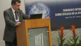 Carles Llorens, en un seminario sobre cooperación, en abril de 2011 en Colombia