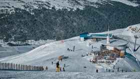 Esquiadores en Grandvalira, cuyas estaciones de Pal Arinsal y Ordino Arcalís abrirán el 100% de sus pistas desde el inicio de las navidades / GRANDVALIRA
