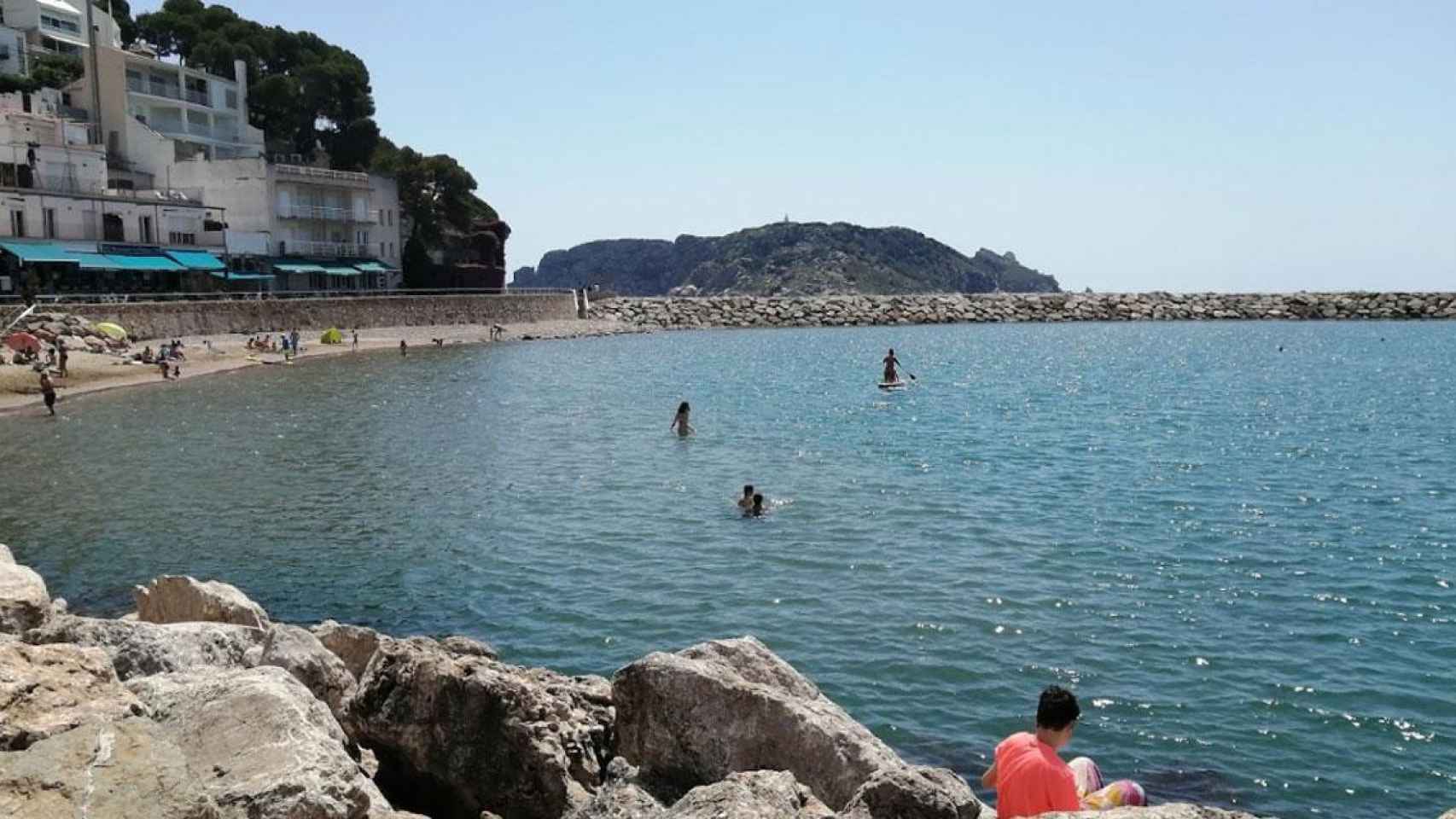 Playa de Griells, Torroella de Mongrí, Girona, donde la mujer de 66 años ha muerto ahogada / GOOGLE MAPS