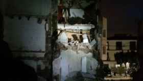 Fachada afectada por el derrumbe en Sentmenat / BOMBERS