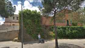 Calle Mare de Déu de Port de Barcelona, donde ha aparecido el cadáver de un hombre / GOOGLE MAPS