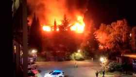 Momento del incendio en la sede central de los Bomberos catalanes / CG