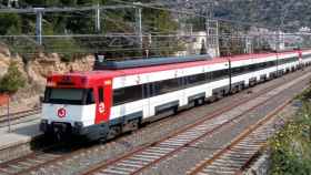 Las Cercanías de Barcelona circulan con retraso por una avería en la estación de Garraf (en la imagen).