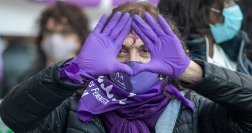 Una mujer se manifiesta contra la violencia machista / JORGE PETEIRO - EUROPA PRESS