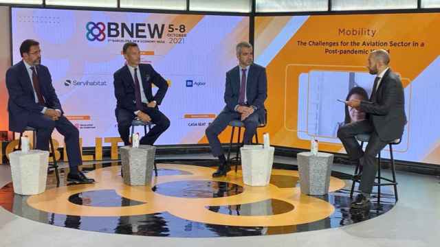 El debate sobre los desafíos del sector aéreo celebrado en Casa Seat en el marco de la BNEW / CG