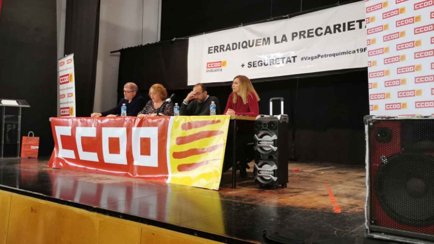 Miembros de CCOO comunican la convocatoria de huelga general en las petroquímicas Tarragona / @CCOOTarragona