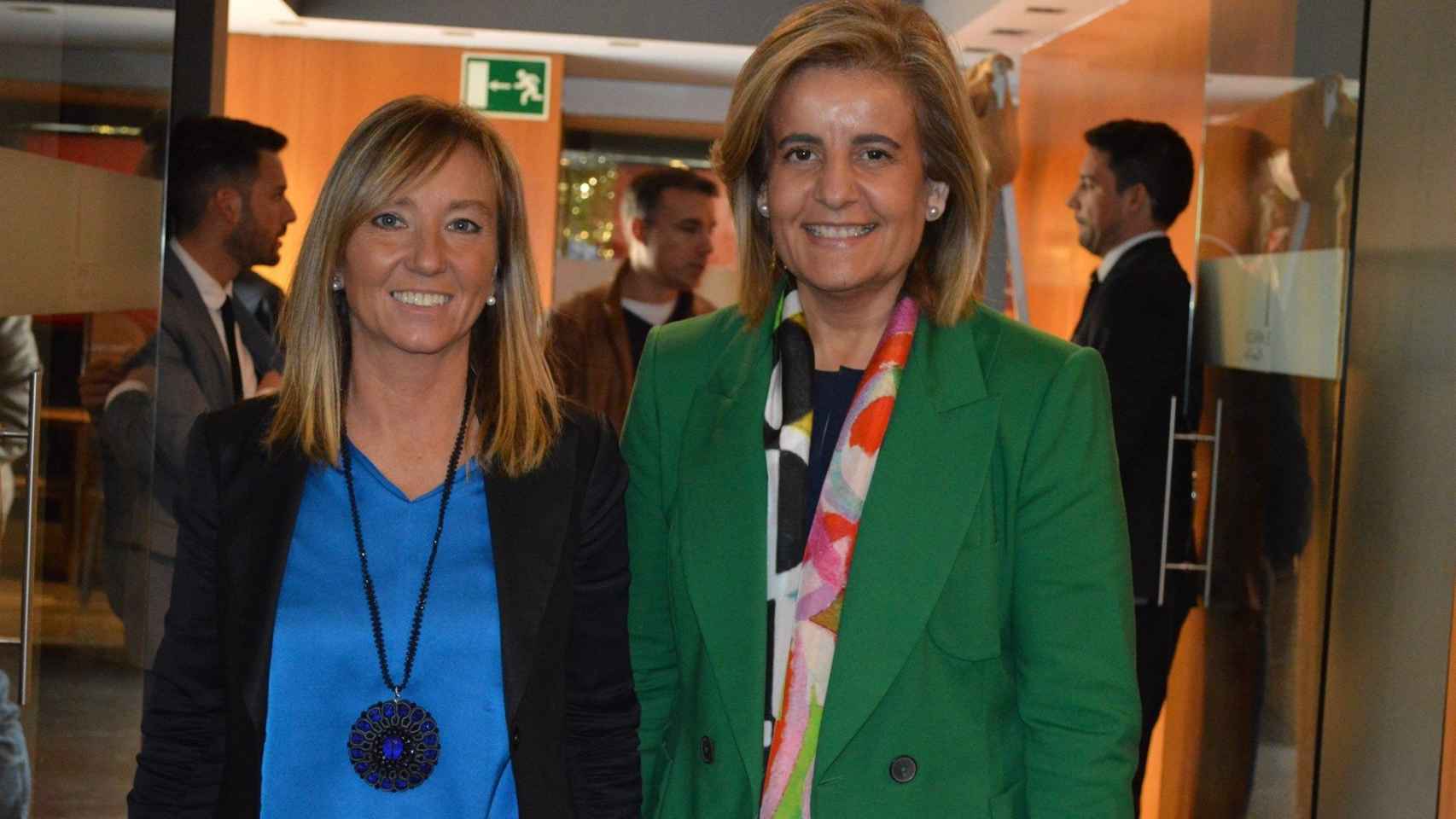 Marisa Xandri (i) y Fátima Báñez este mediodía en Lleida / EFE