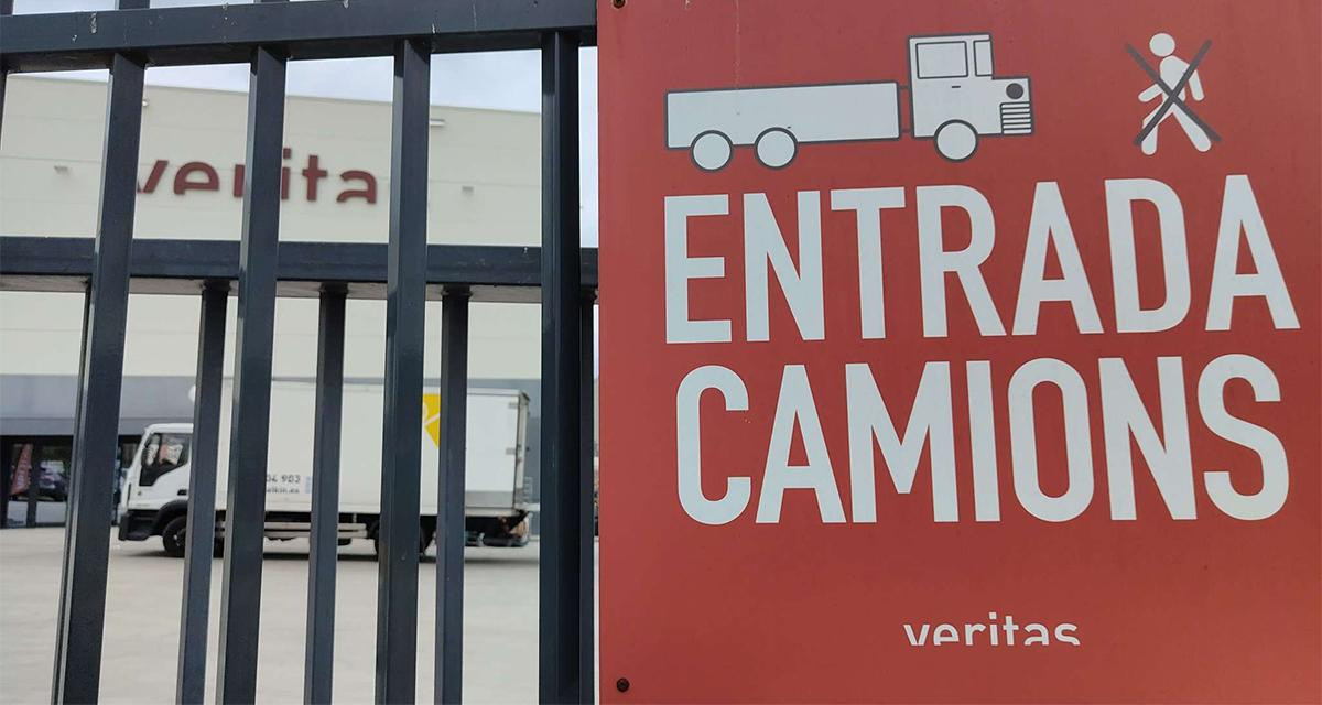 Centro logístico y de producción de Veritas en Lliçà d'Amunt (Barcelona) / CM - CG