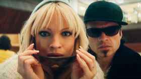 Una imagen de la miniserie Pam & Tommy, sobre Pamela Anderson y  Tommy Lee / DISNEY PLUS