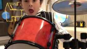 Mateo, hijo de Messi y Antonella, toca la batería / INSTAGRAM