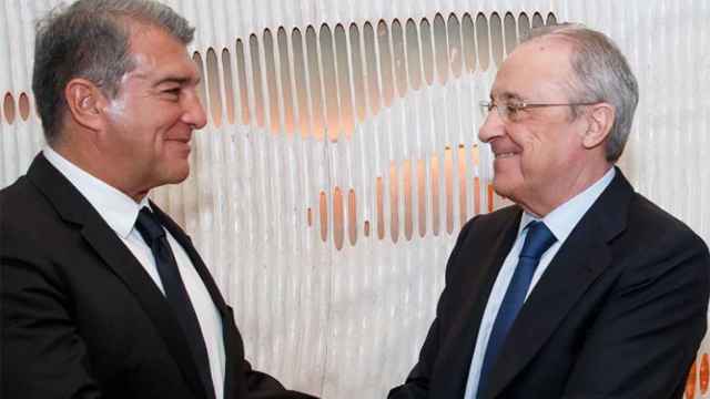 Joan Laporta y Florentino Pérez, cara a cara en un acto de la Supercopa cuyo desglose económico genera polémica / REDES
