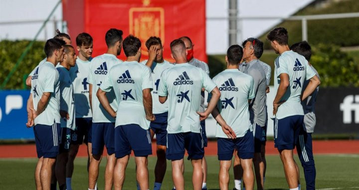 Los jugadores de la selección española, en un entrenamiento / EFE
