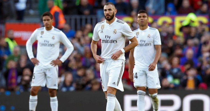 Los jugadores del Real Madrid se lamentan tras una derrota | EFE