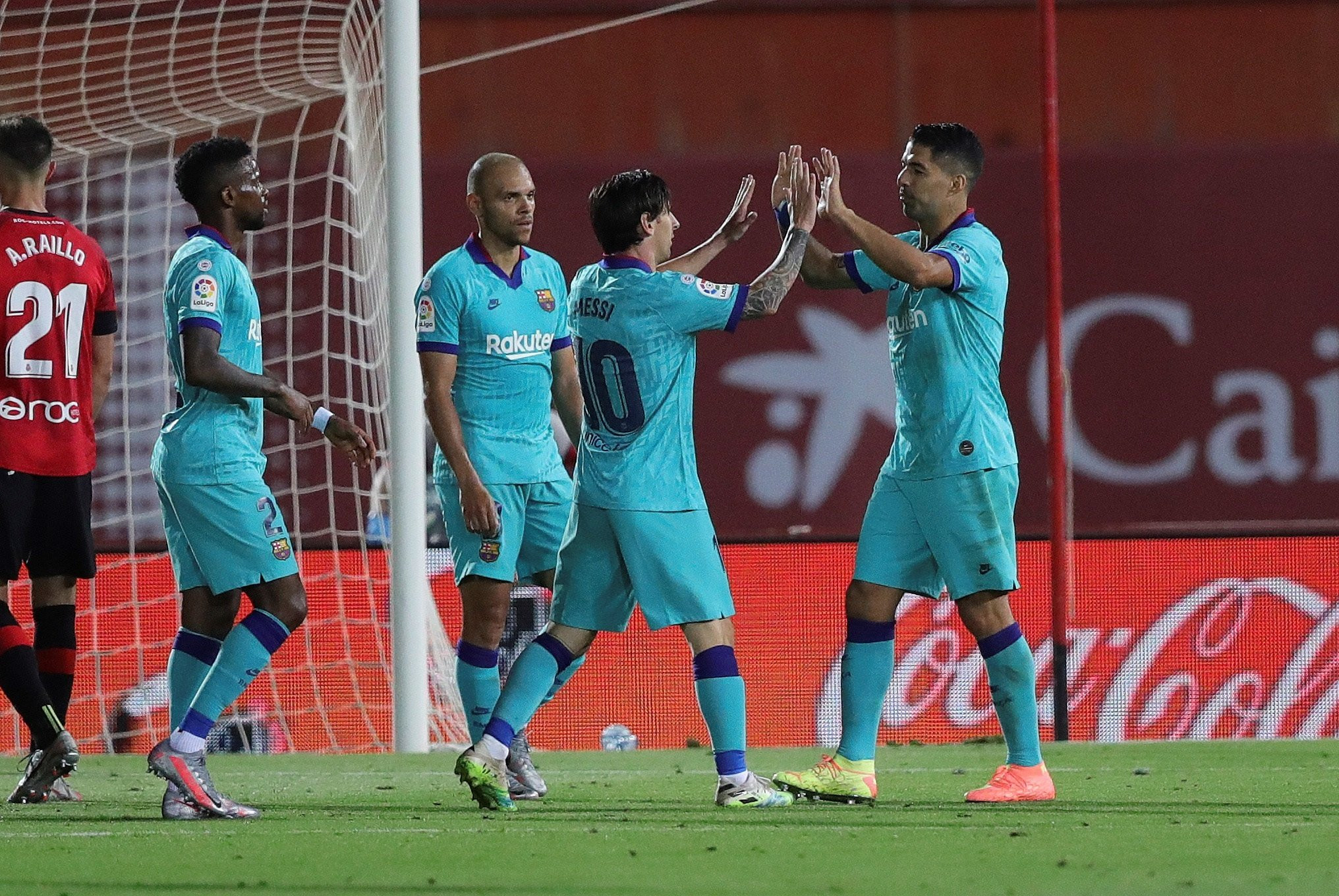 Luis Suárez y Leo Messi celebrando un gol /EFE