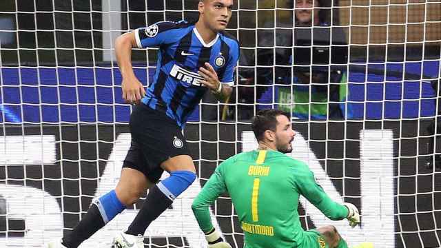 Lautaro celebra su gol contra el Borussia Dortmund / EFE