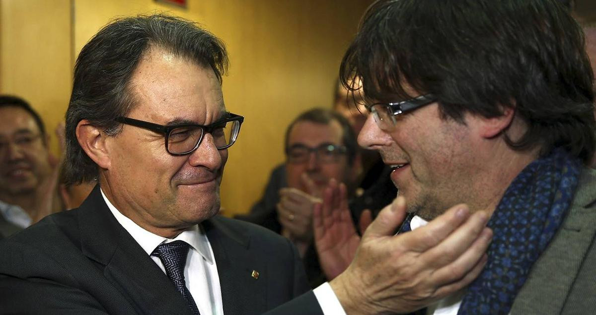 Artur Mas (i) y Carles Puigdemont (d) en una imagen de archivo / EFE