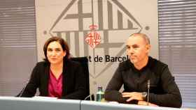 Ada Colau, alcaldesa de Barcelona, presidenta del AMB y líder de los comunes, con Eloi Badia, concejal en la Ciudad Condal y vicepresidente del Área / CG