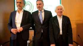 El presidente de SCC Josep Ramon Bosch, junto a Henri Lévy y Albert Boadella