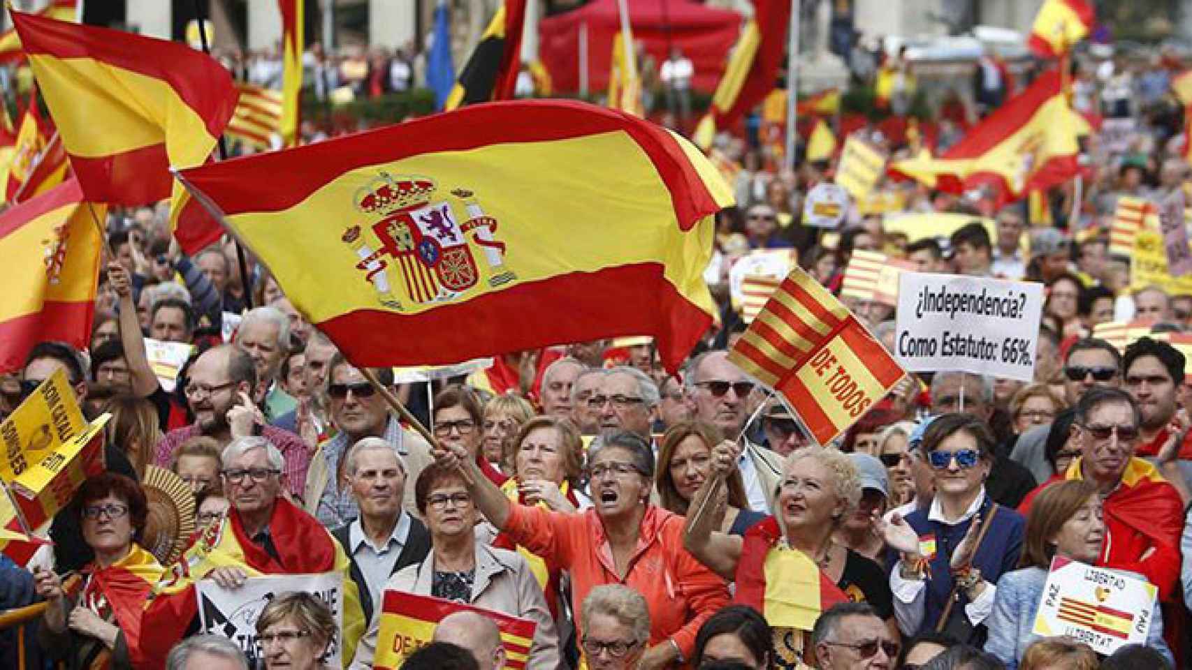 Entidades contrarias a la independencia pactan un acto unitario para 12-O en Barcelona