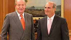 El Rey Juan Carlos y el presidente de Fomento del Trabajo, Joaquim Gay de Montellà, durante la audiencia del jueves pasado