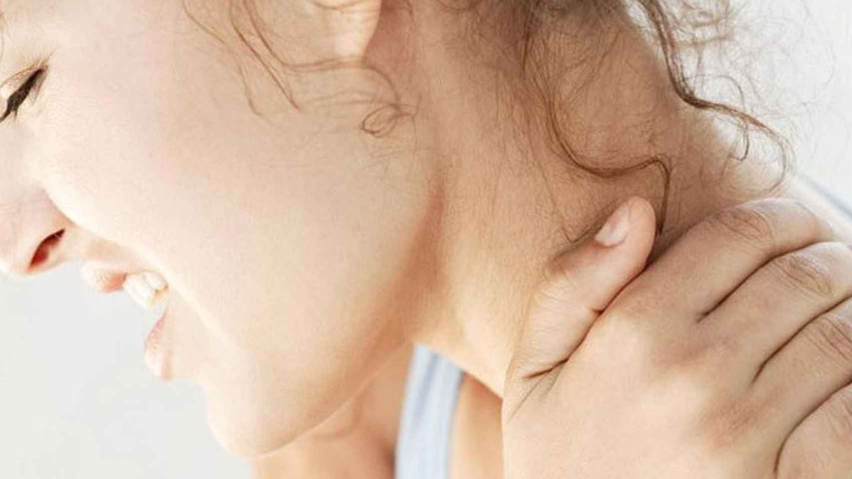 Una mujer con fibromialgia sufre dolores / WIKIMEDIA COMMONS