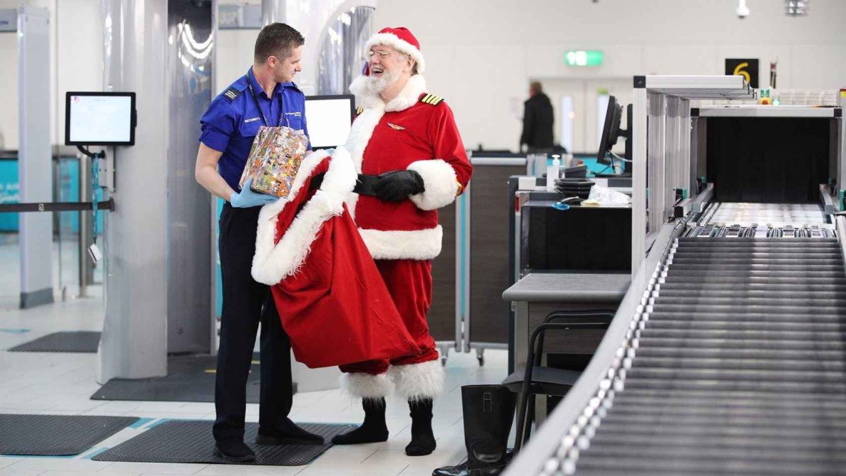 Campaña publicitaria de la aerolínea EasyJet para la Navidad de 2017 / EP