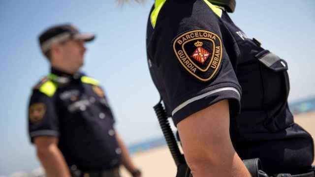 Una patrulla de la Guardia Urbana en la playa de Barcelona / EP