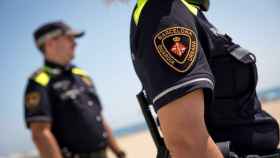 Una patrulla de la Guardia Urbana en la playa de Barcelona / EP