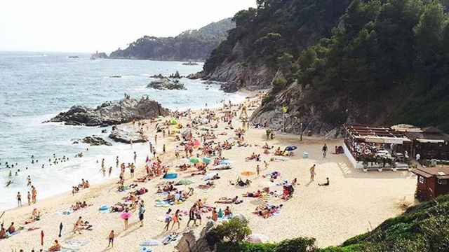 Imagen de la cala Sa Boadella de Lloret de Mar, donde los Mossos han desmantelado una fiesta ilegal / CG