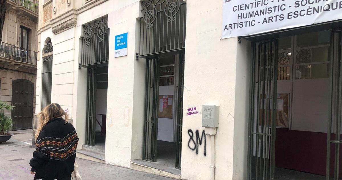 Entrada en el Institut Vila de Gràcia el martes 15 de marzo, el primer día de huelga educativa / CF - CG