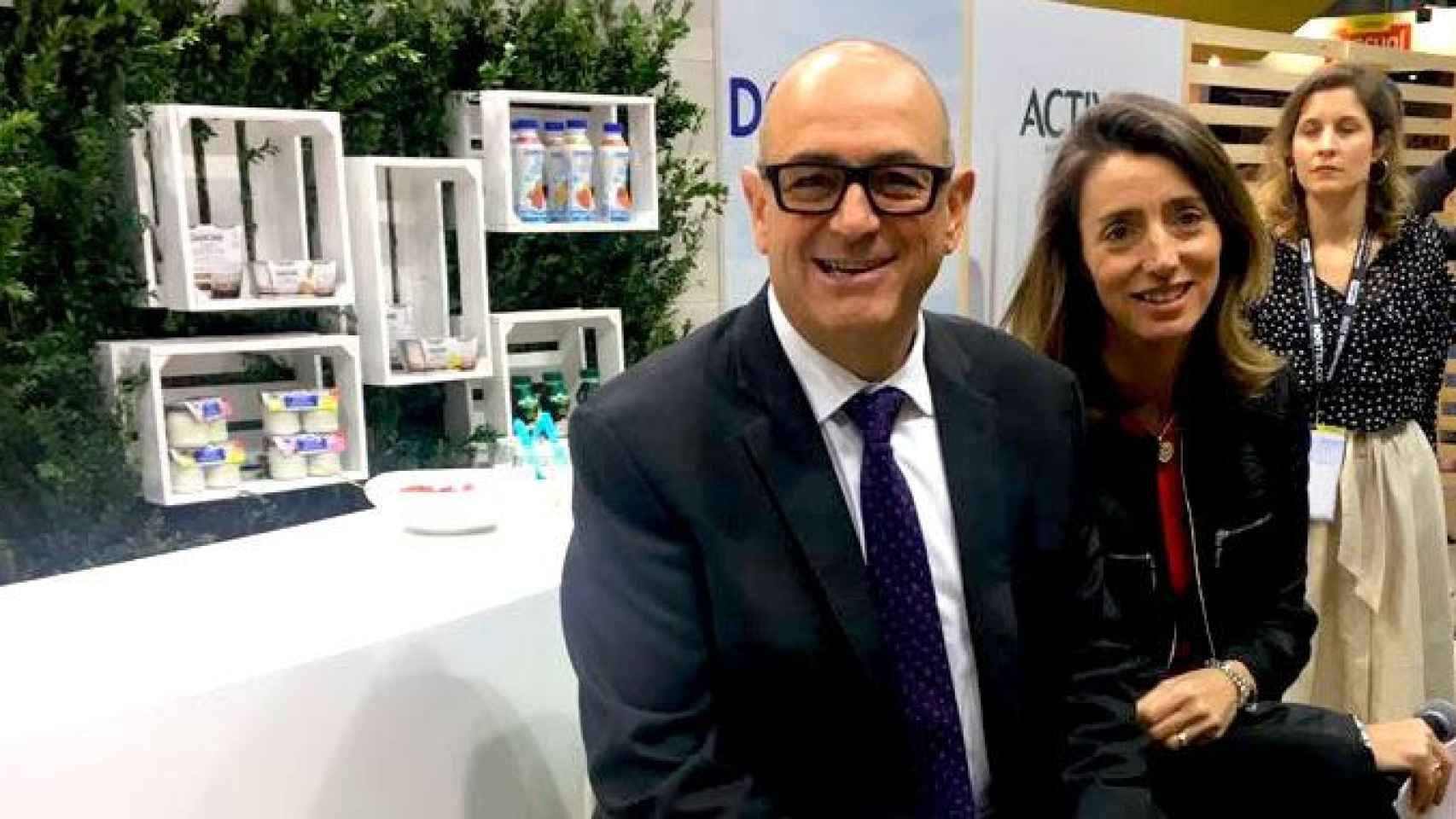 Jordi Miró, director general comercial de Danone España, y Cristina Kentz, vicepresidenta de marketing de la filial ibérica / CG