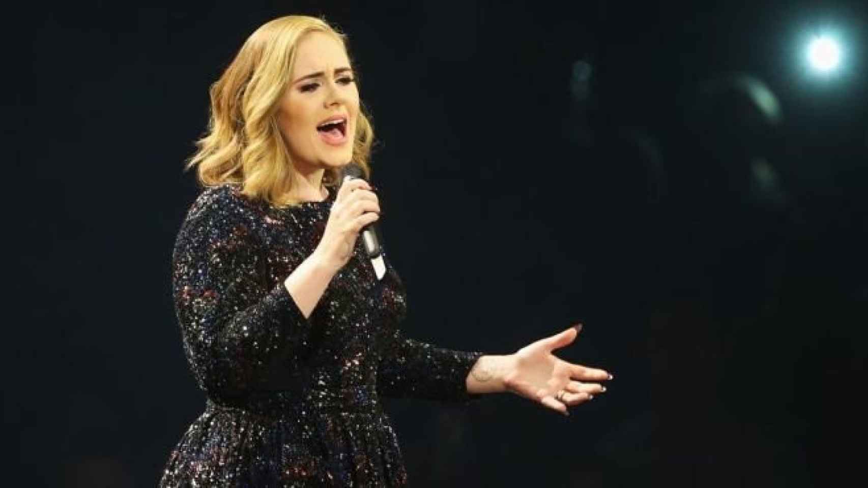 Adele en su último concierto en Barcelona a finales de mayo. / EFE