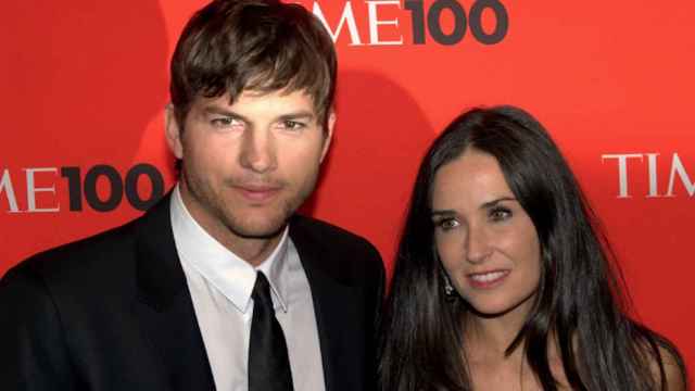 Una foto de archivo de Ashton Kutcher y Demi Moore