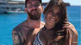 Antonella Roccuzzo y Leo Messi en unas vacaciones / INSTAGRAM
