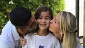 Una foto de Luis Suárez junto a su mujer Sofia Balbi y su hija Delfina / Instagram
