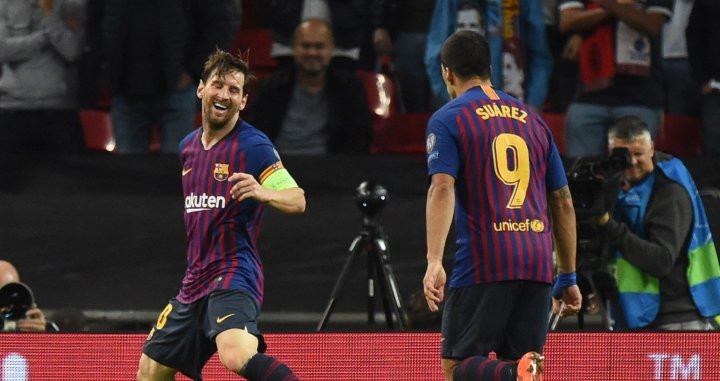 Messi y Suárez celebran un gol del argentino / EFE